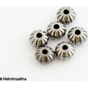 Metallihelmi musta urakuvioitu rondelli 8x5 mm, 8 kpl