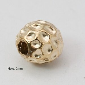 Metallihelmi ovaali 8x7 mm taottu pinta ruusukullan värinen, 10 kpl