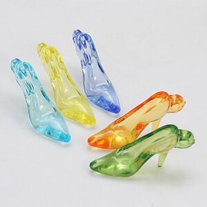 Akryyli riipus korkokenkä läpinäkyvä ORANSSI n. 36 x 17 x 11 mm, 2 kpl