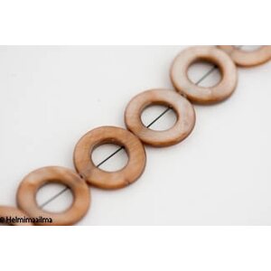 Simpukankuorihelmi pyöreä rusehtava 20 mm, 1 kpl