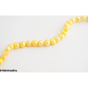 Makeanvedenhelmi nugetti keltainen 8-9 mm, n. 38 cm nauha