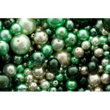 Preciosa N helmiäislasihelmilajitelma vihreät pyöreät helmet, 100 grammaa