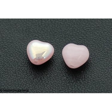 Tsekkiläinen lasihelmi sydän opaali vaaleanpunainen 6 mm, toisella puolella AB päällyste, 10 kpl