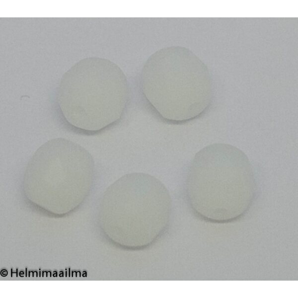 Tsekkiläinen lasihelmi särmikäs 6 mm matta valkoinen, 20 kpl