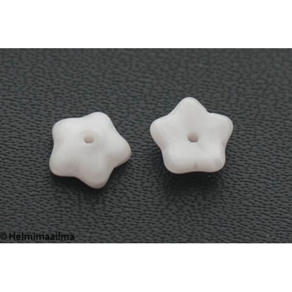 Tsekkiläinen lasihelmi litteä kukka 7 x 3 mm opaali valkoinen, 20 kpl