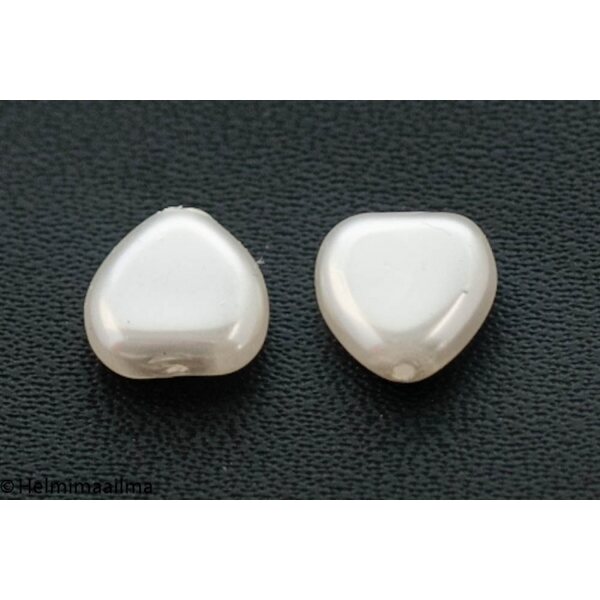Tsekkiläinen helmiäislasisydän 8 x 8 x 3 mm ivory, 10 kpl