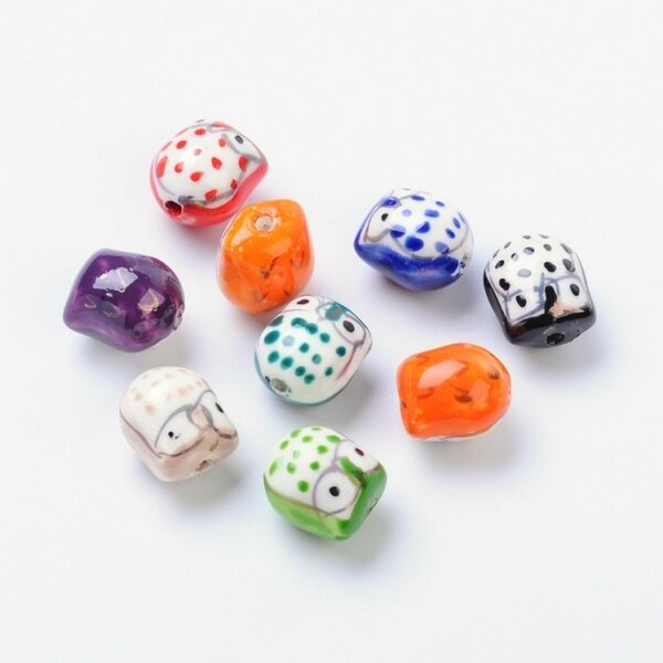 Posliinihelmi pöllö vaalean vihreä 14 x 16 mm, 1 kpl