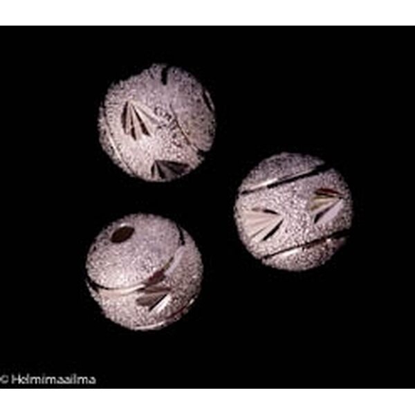Metallihelmi viistokuvioitu stardust kimallehelmi hopean värinen 12 mm pyöreä, 1 kpl