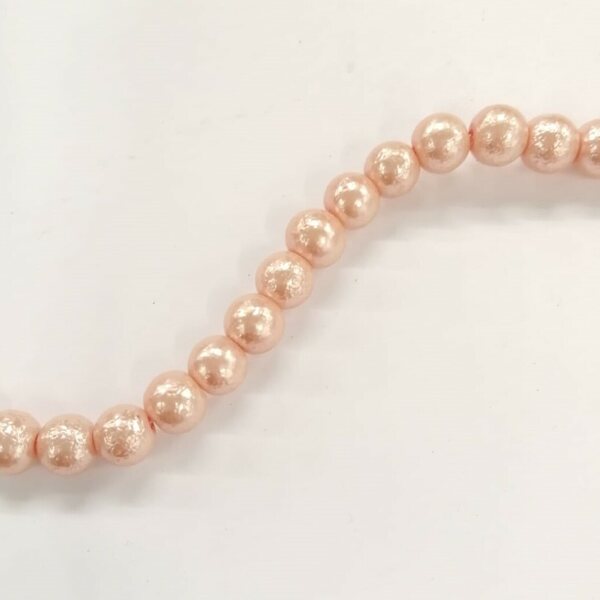 Lasihelmi kuupinta pyöreä 8 mm vaalea persikka, n. 82 cm nauha