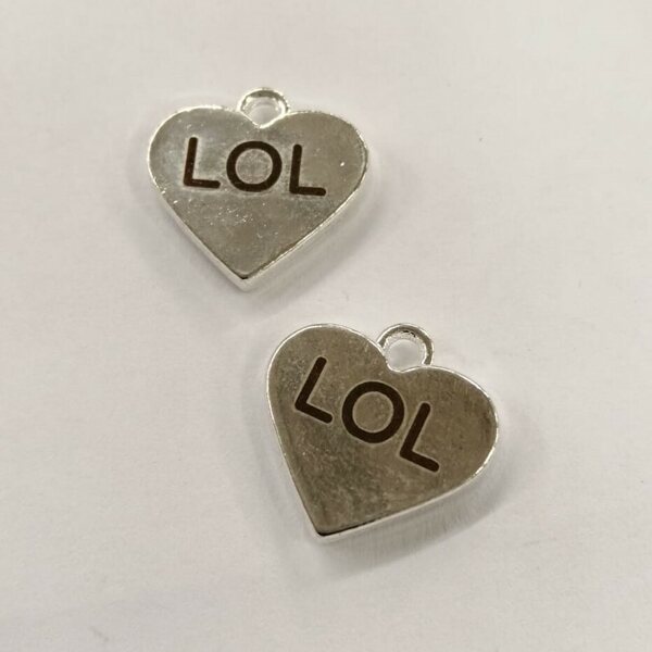 Riipus sydän "LOL" hopeanvärinen 17,5 x 17 x 3 mm, 1 kpl