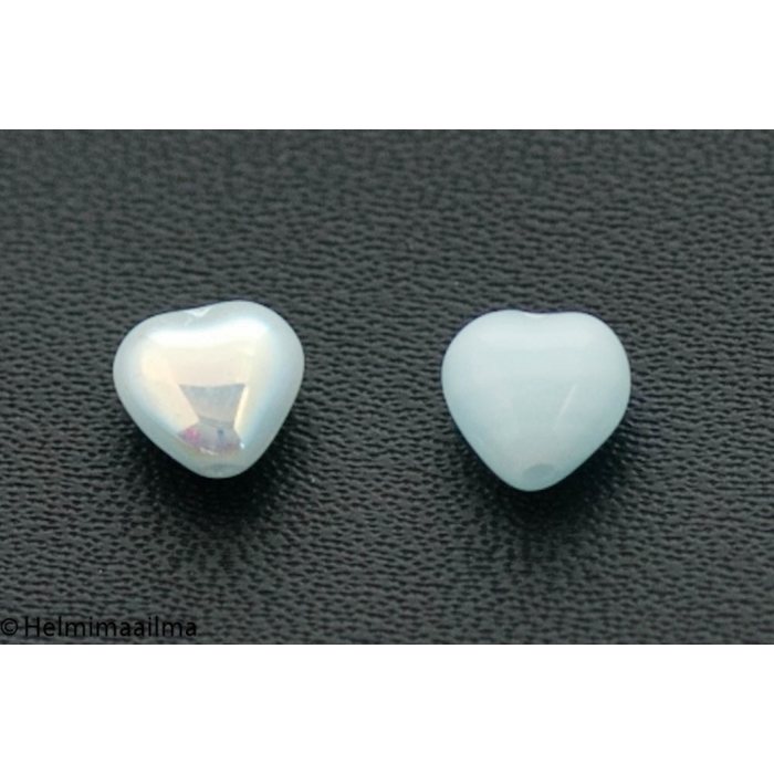 Tsekkiläinen lasihelmi sydän opaali vaaleansininen 6 mm, toisella puolella AB päällyste, 10 kpl