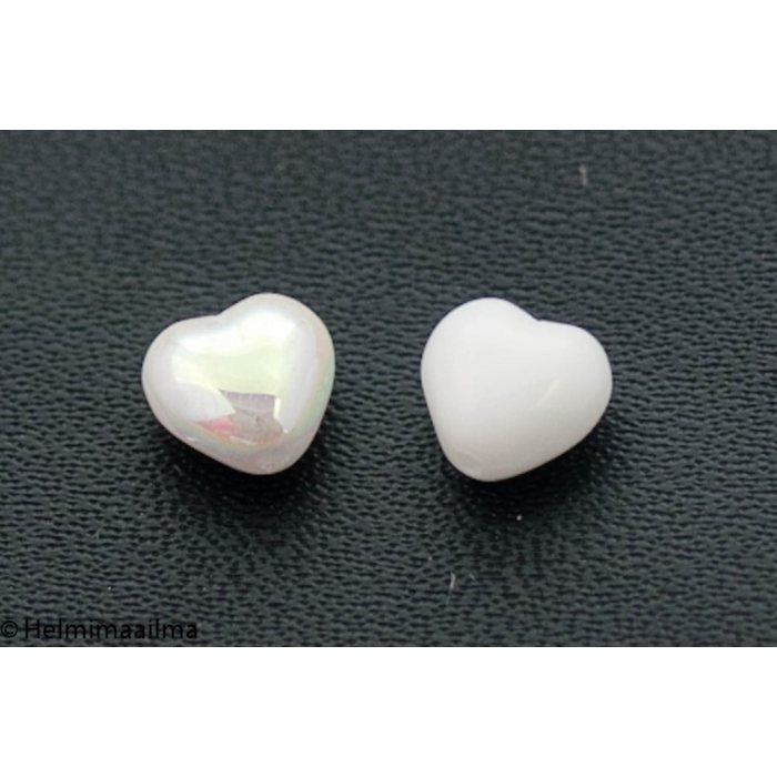 Tsekkiläinen lasihelmi sydän opaali valkoinen 6 mm, toisella puolella AB päällyste, 10 kpl